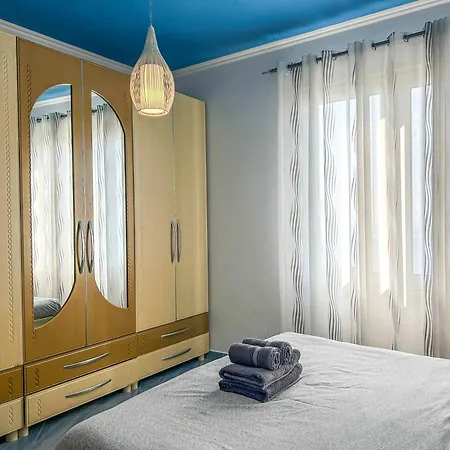 Driftwood Luxury * Durrës